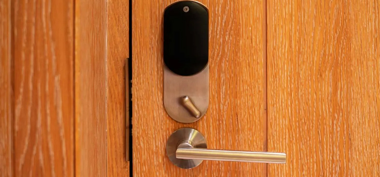 Automatic Locking Door Knob Redding